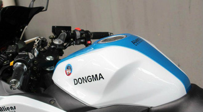 Dongma Aliens 300 - Bản sao Yamaha YZF-R3 chạy điện giá 28 triệu đồng 13