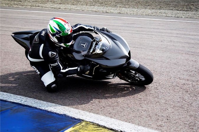 T12 Massimo - siêu moto tốt nhất thế giới giá 1 triệu USD 21