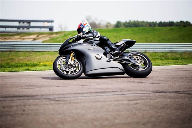 T12 Massimo - siêu moto tốt nhất thế giới giá 1 triệu USD 19