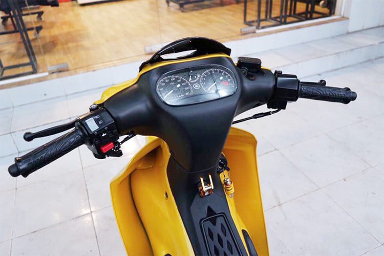 Vì sao Yamaha 125ZR có giá khủng 400 triệu tại Sài Gòn? 7