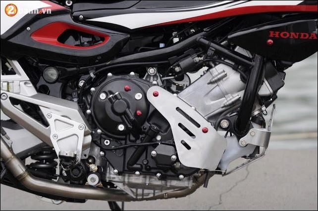 Honda X-ADV 750cc lộ diện cực ngầu "bằng xương bằng thịt" 182