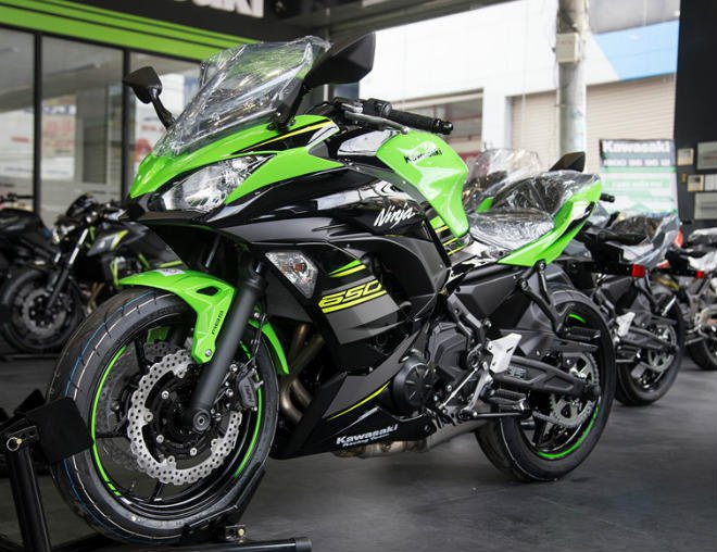 Kawasaki Ninja 650 có màu mới, giá bán rẻ hơn 38 triệu đồng so với Việt Nam 12
