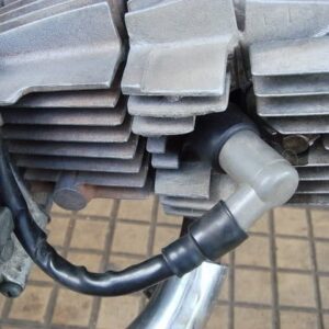 Bugi có nhiệm vụ là châm cháy cho hệ hỗn hợp xăng trong buồng đốt.