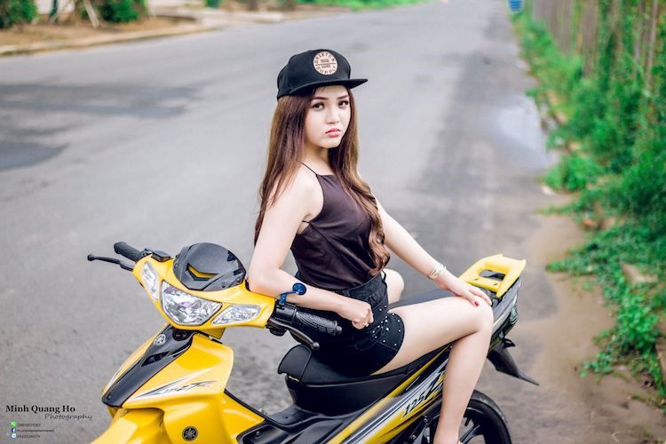 Chan dai Viet ben "xe no" Yamaha 125ZR hon 200 trieu-Hinh-2