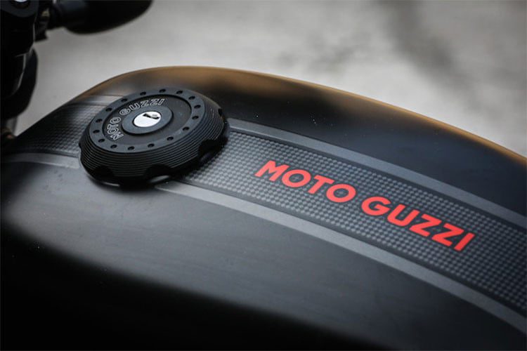 Cận cảnh Moto Guzzi V7 III Carbon 2018 giá 425 triệu đồng tại Châu Á 9