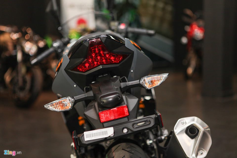 Kawasaki Ninja 400 ABS 2018 chính thức bán ra thị trường, cạnh tranh cùng Yamaha R3 19