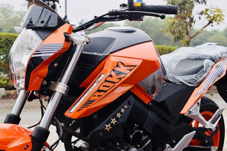 Cận cảnh chiếc môtô Trung Quốc "nhái" KTM Duke với giá chỉ 47,5 triệu đồng 5