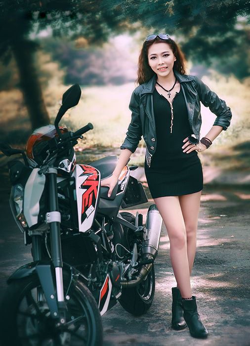 người đẹp Việt bên moto hình 3