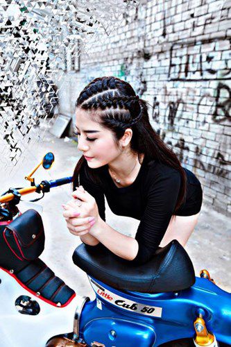 Hot girl Việt đọ dáng "siêu sexy" bên Honda Super Cub - Hình 7 Hot girl Viet do dang "sieu sexy" ben Honda Super Cub-Hinh-7
