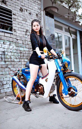 Hot girl Việt đọ dáng "siêu sexy" bên Honda Super Cub - Hình 5 Hot girl Viet do dang "sieu sexy" ben Honda Super Cub-Hinh-5