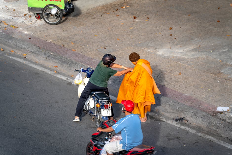 Biker kiểm tra xe Biker kiểm tra xe