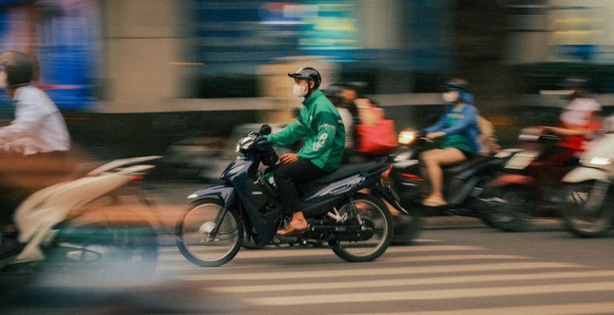 Biker lái xe an toàn