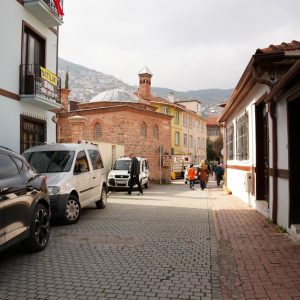 biker xem điện thoại