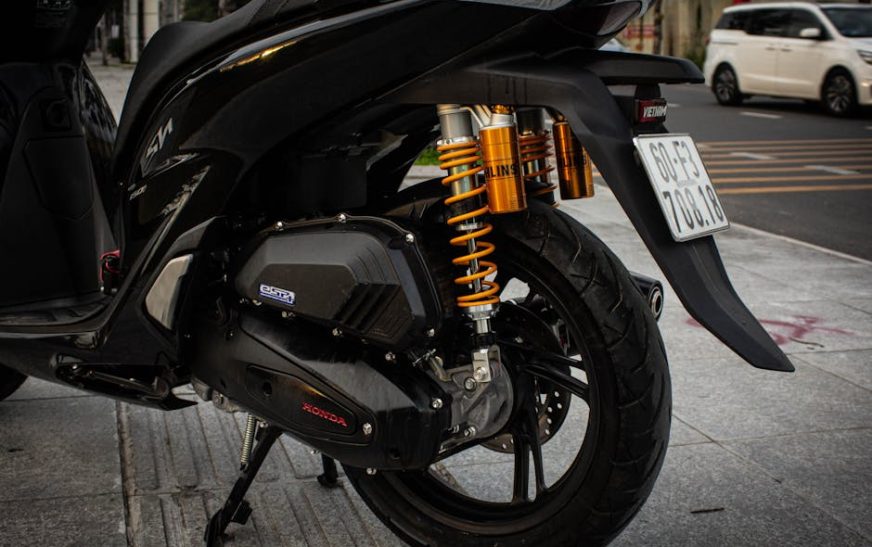 Clip Giao Thông Gây Sốc: Phân Tích Từ Góc Nhìn Biker