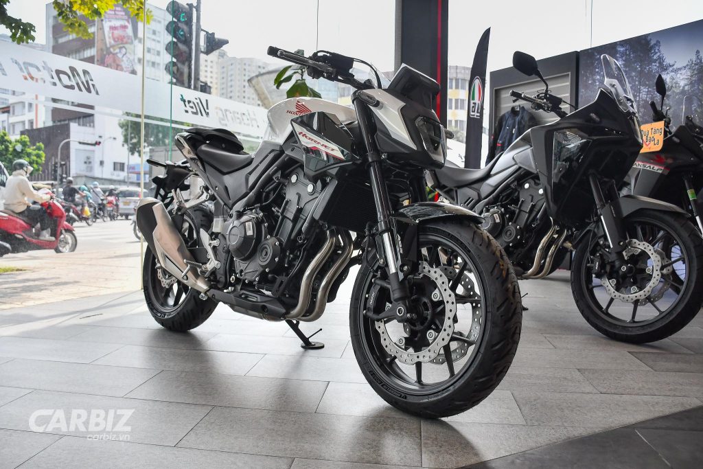 Honda Hornet 500 so sánh với đối thủ