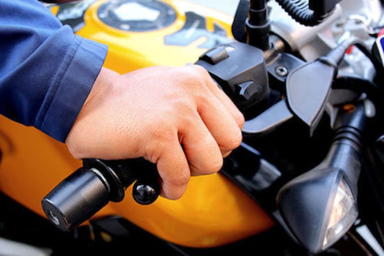 phanh khẩn cấp xe máy phanh khẩn cấp xe máy