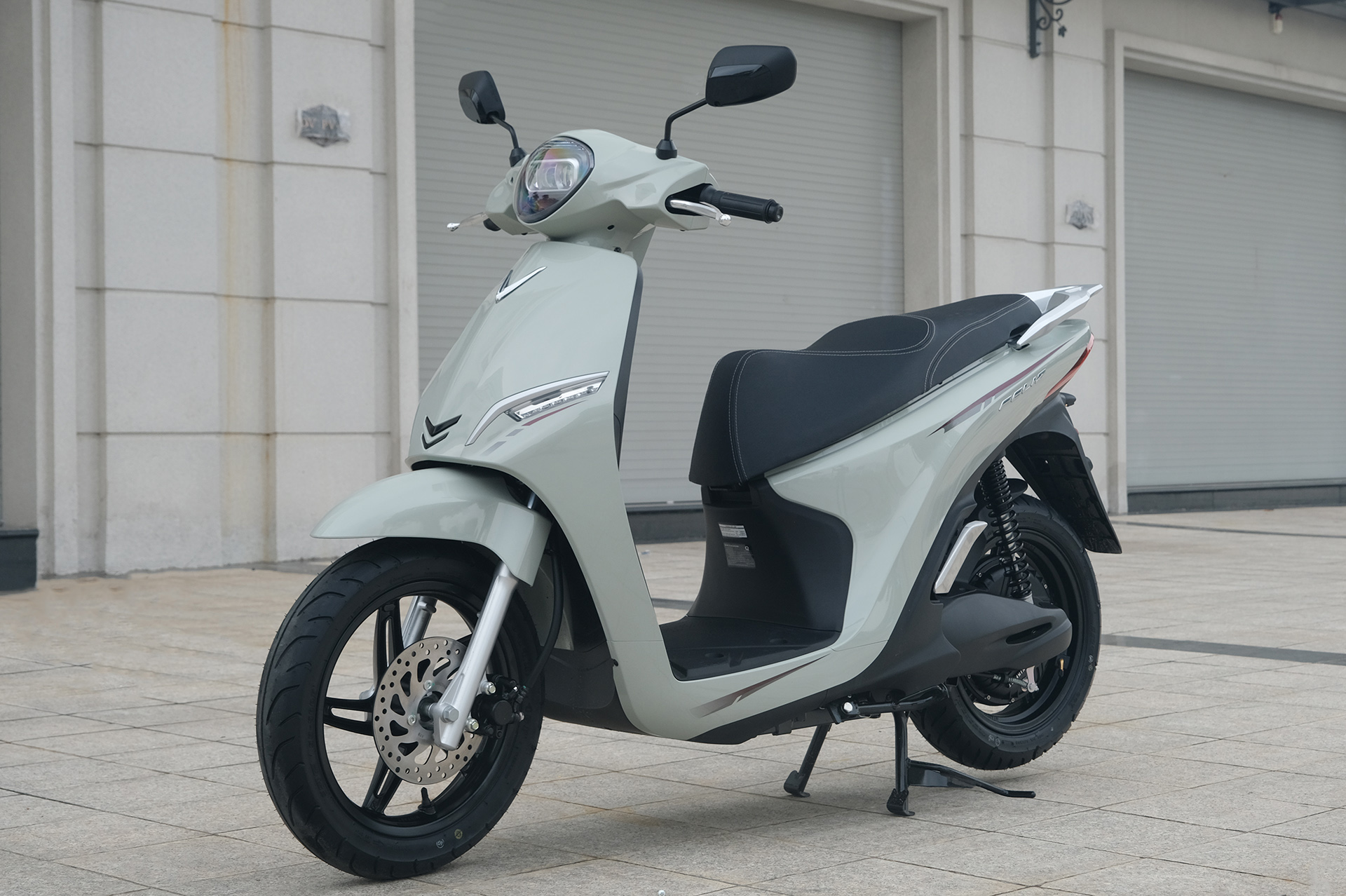 VinFast Feliz tổng thể