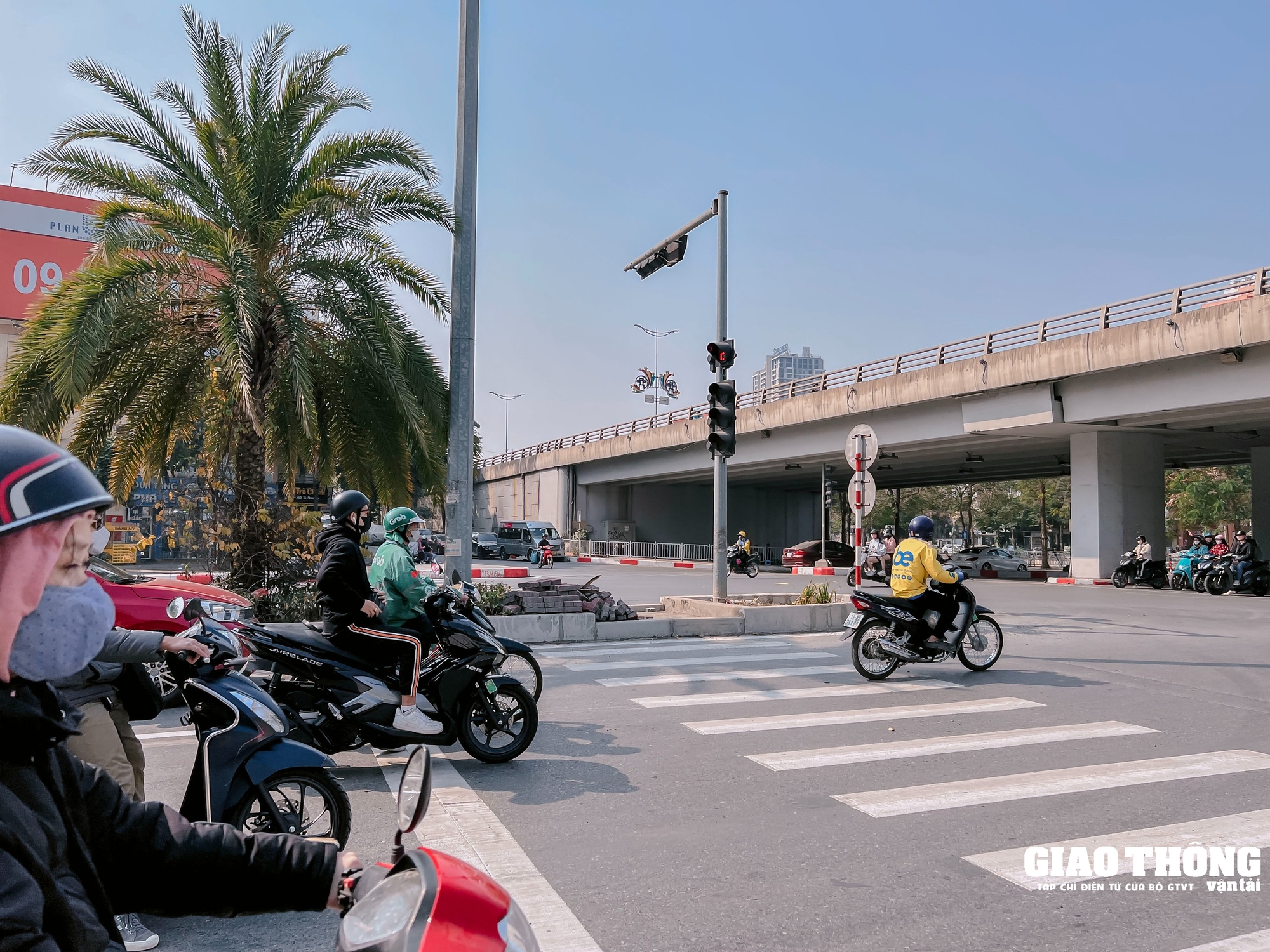 xe máy vượt đèn đỏ xe máy vượt đèn đỏ