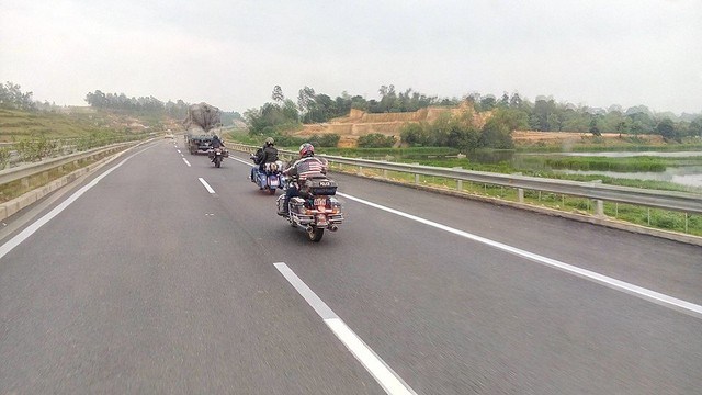 An toàn cao tốc: Những bất cập cần khắc phục ngay từ góc nhìn Biker