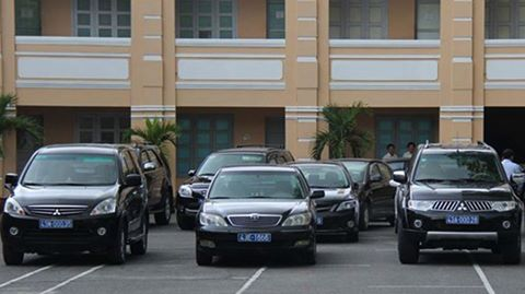 Đấu giá xe công