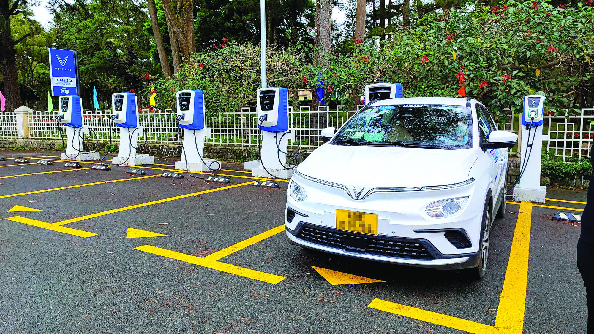 Hạ tầng sạc xe điện Việt Nam