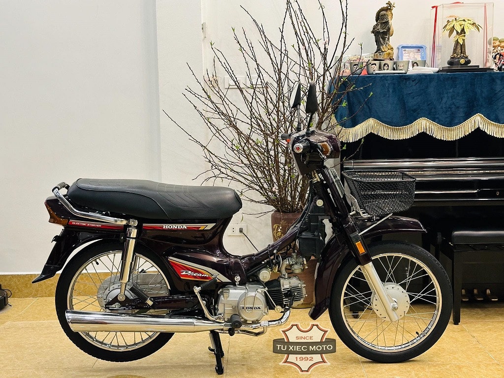 Honda Dream zin nguyên bản