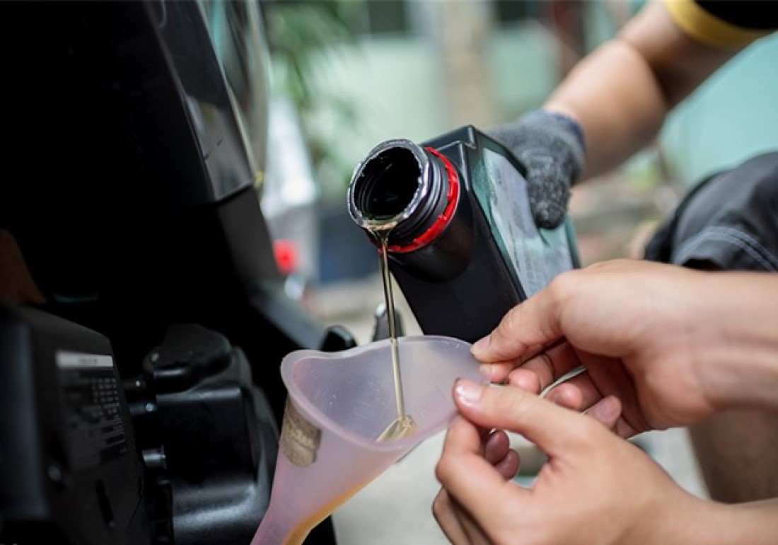 Thay dầu nhớt xe máy Thay dầu nhớt xe máy